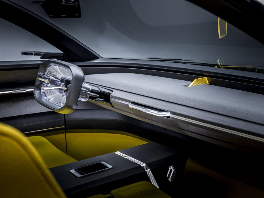 Торпедо Renault Morphoz Concept 2020 года  (фото 165 из 192)